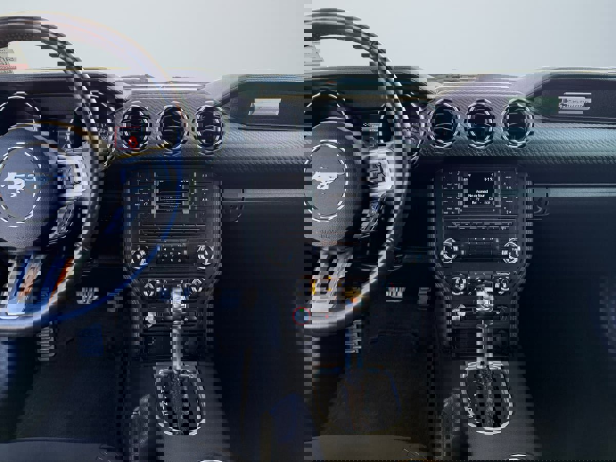 Used 2018 Ford Mustang Coupe RWD image 11