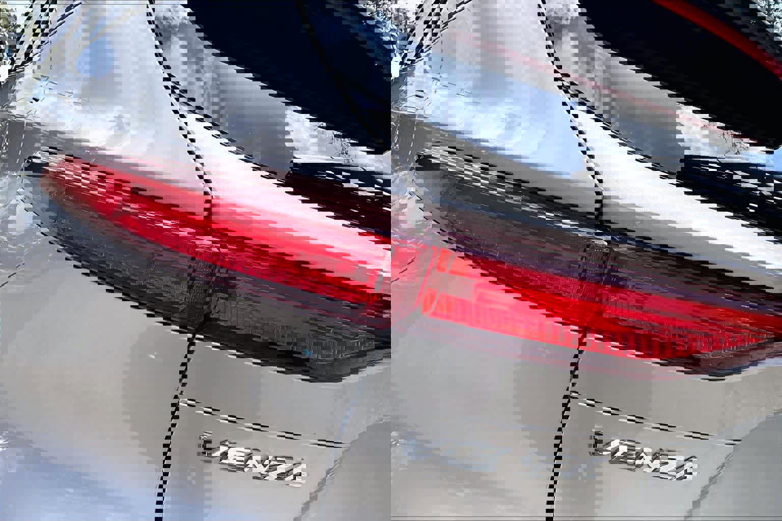 Used 2021 Toyota Venza Limited w/ Advanced Technology Package image 29