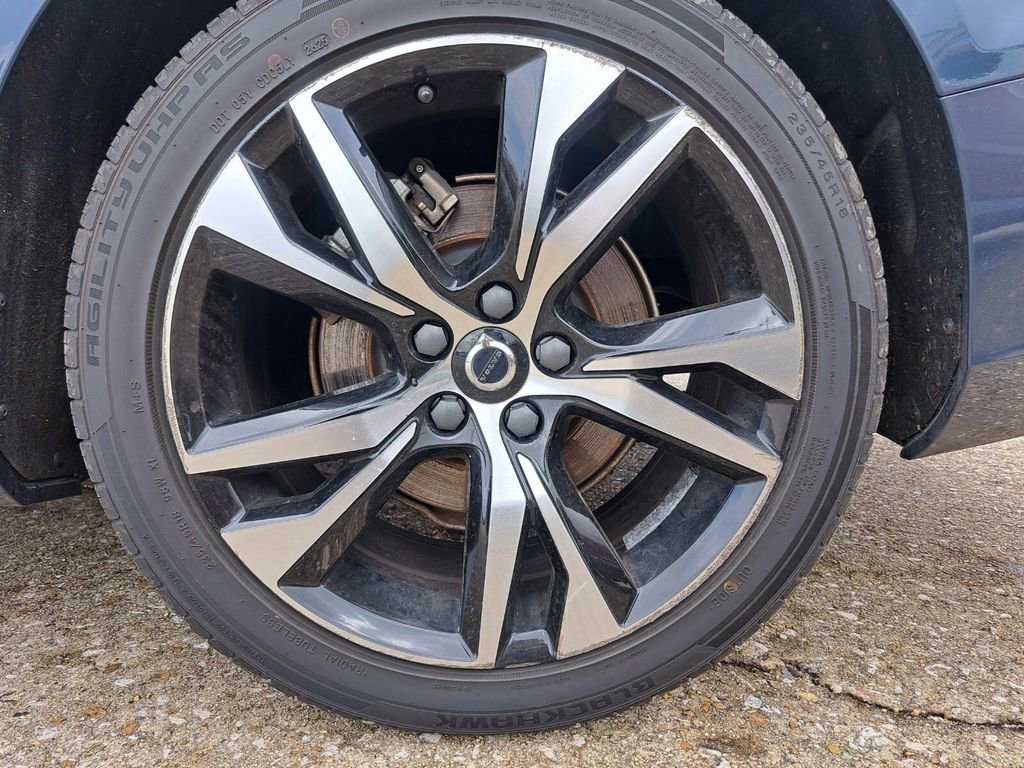 Used 2024 Volvo S60 B5 Core image 24