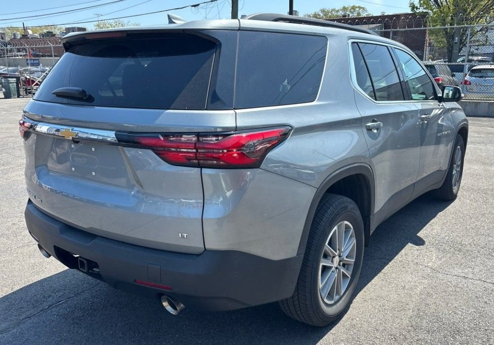 Used 2023 Chevrolet Traverse LT AWD/4WD image 4