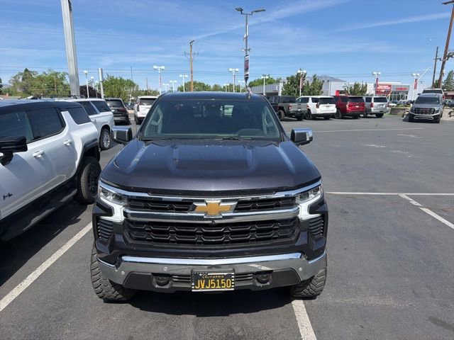 Used 2024 Chevrolet Silverado 1500 LT w/ Z71 Off-Road Package AWD/4WD image 4