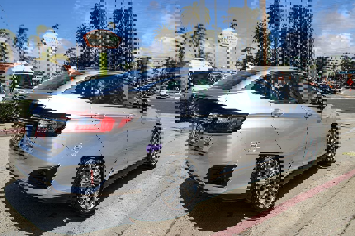 Used 2018 Honda Clarity Touring image 6