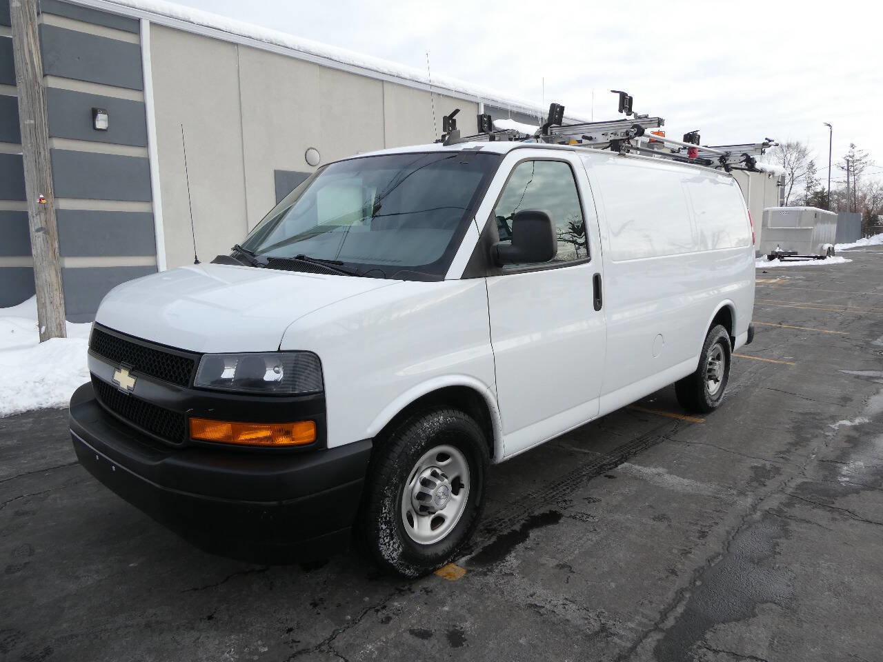 Used 2018 Chevrolet Express 2500 w/ Driver Convenience Package image 1