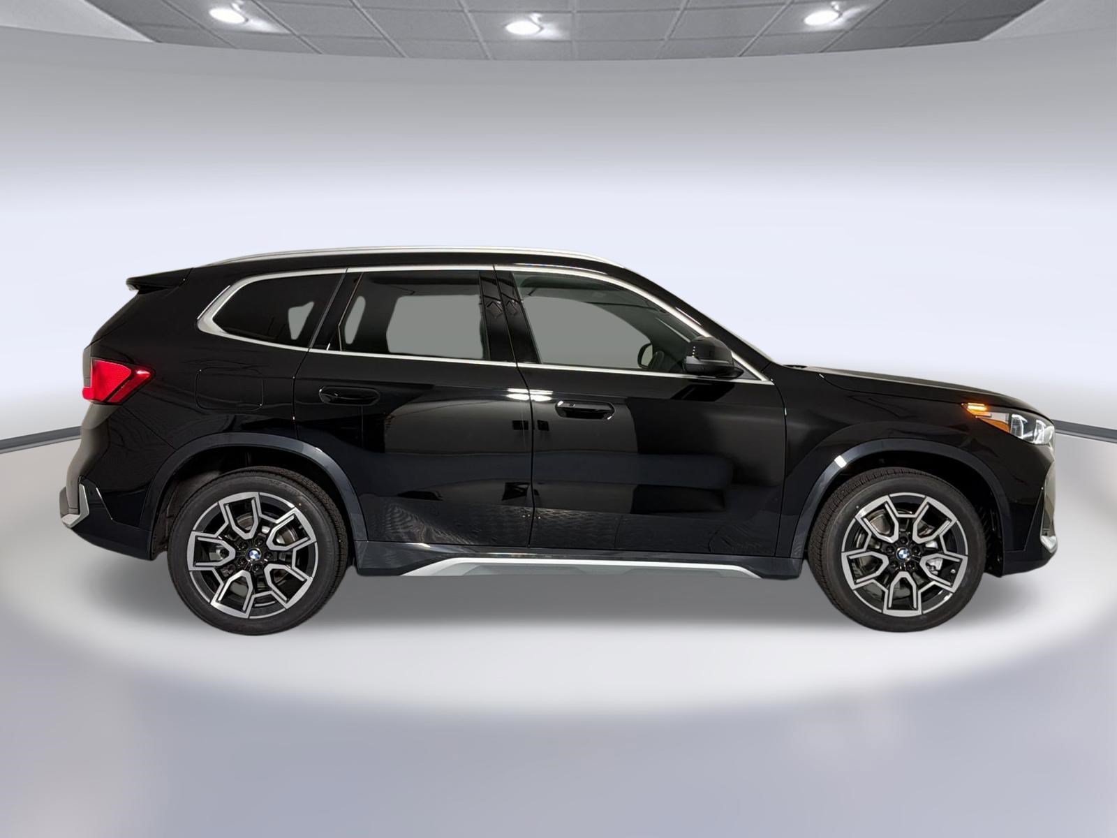 New 2026 BMW X1 xDrive28i w/ Technology Package AWD/4WD image 8