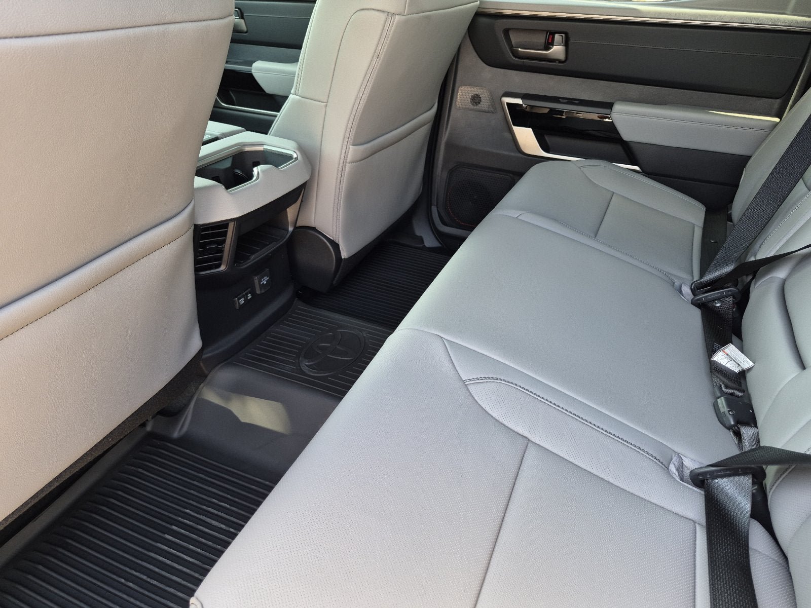 New 2026 Toyota Tundra Limited AWD/4WD image 10