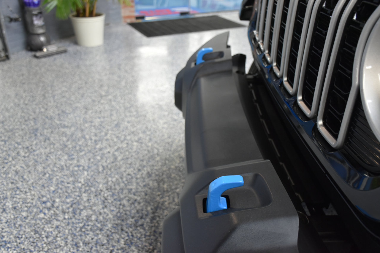 Used 2024 Jeep Wrangler Unlimited Sahara w/ Technology Group image 24