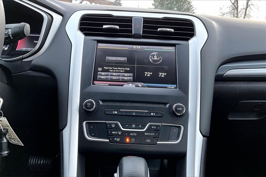 Used 2016 Ford Fusion SE image 14