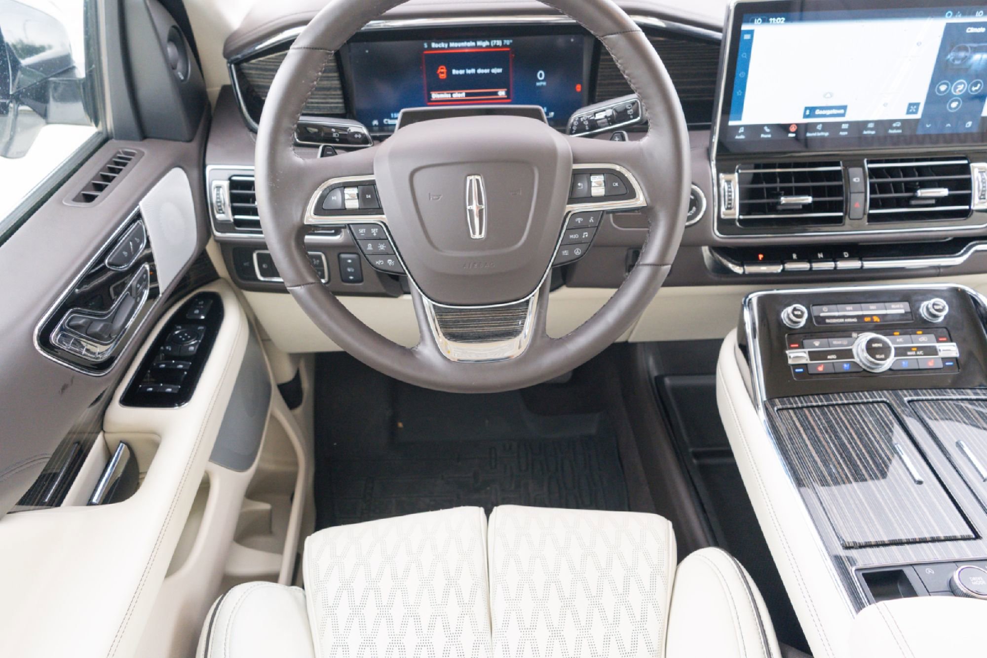 Used 2024 Lincoln Navigator Black Label AWD/4WD image 25