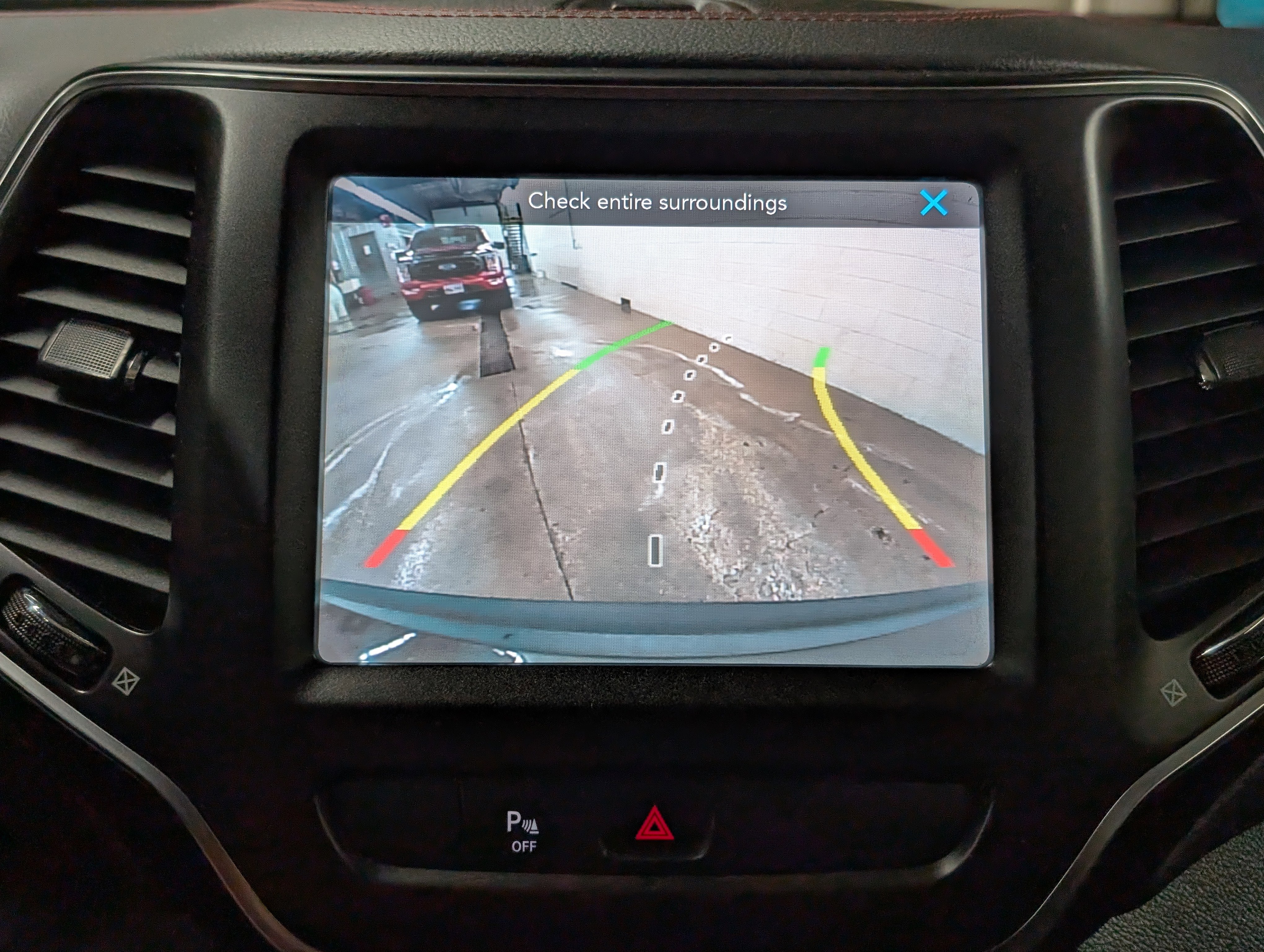 Used 2019 Jeep Cherokee Trailhawk w/ Comfort/Convenience Group image 15