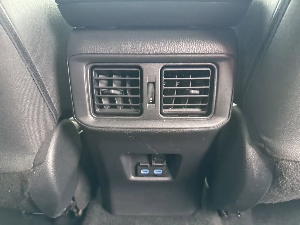 Used 2022 Toyota RAV4 XLE FWD image 14