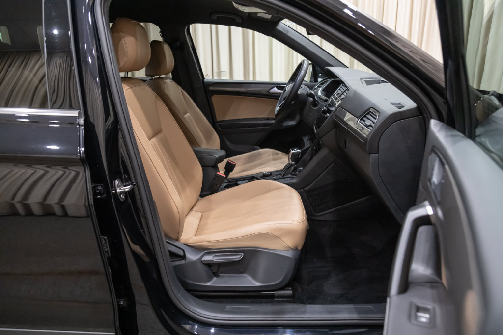 Used 2024 Volkswagen Tiguan SE AWD/4WD image 15