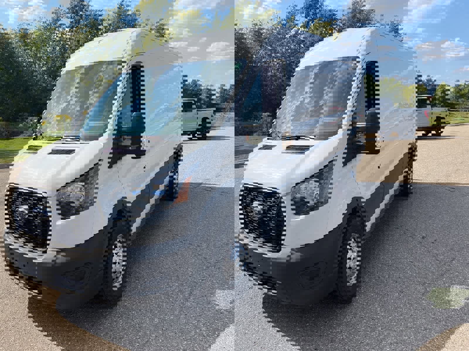 Used 2024 Ford Transit 250 148 Medium Roof Extended AWD image 2