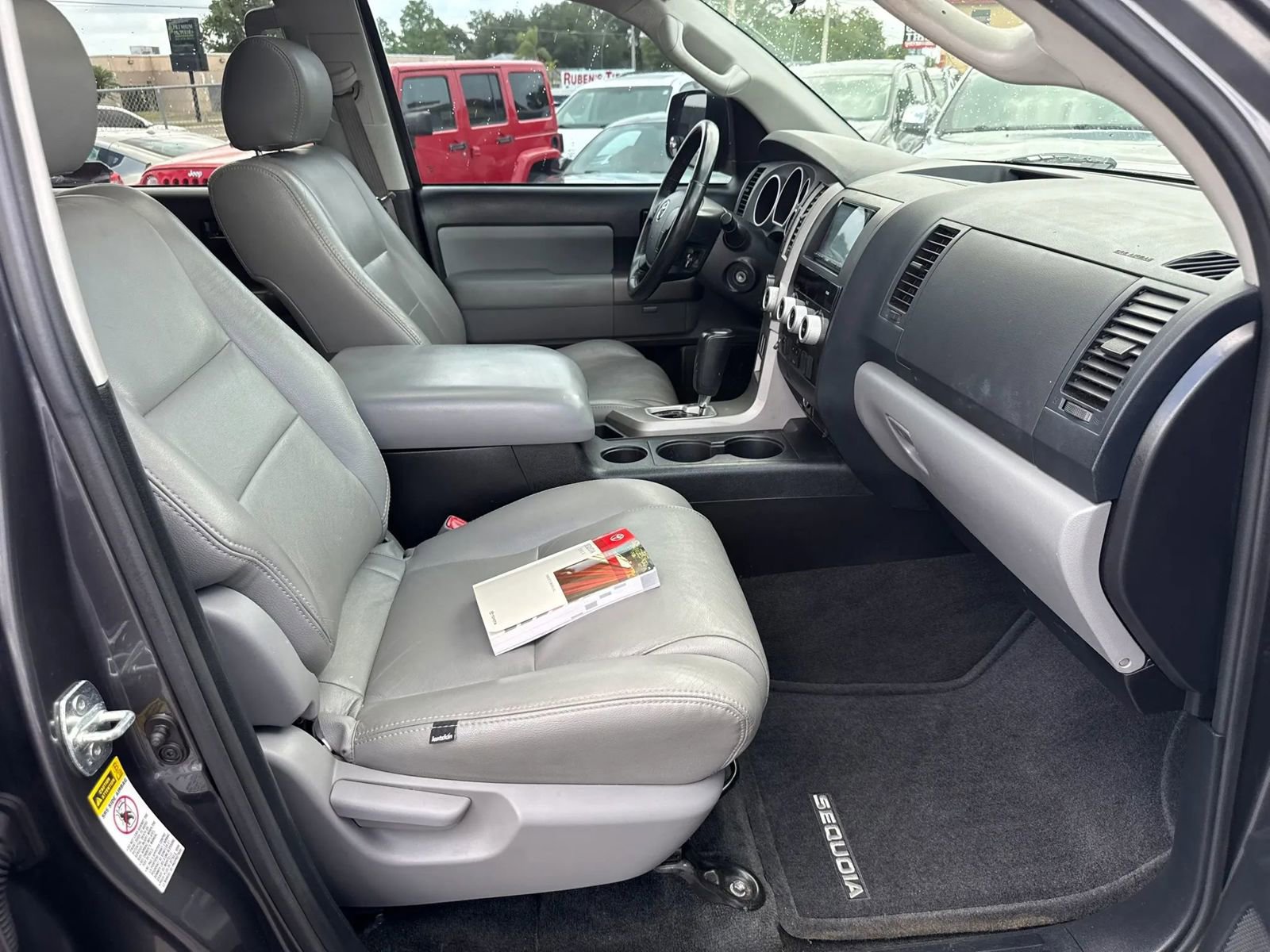 Used 2013 Toyota Sequoia SR5 RWD image 13