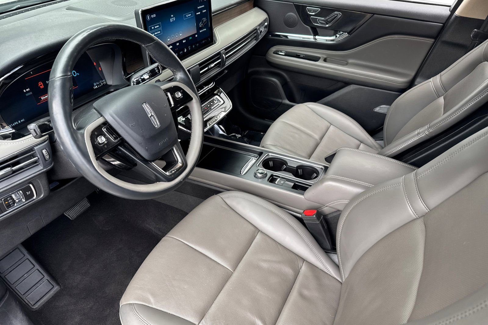 Used 2024 Lincoln Corsair Grand Touring w/ Equipment Group 301A image 10