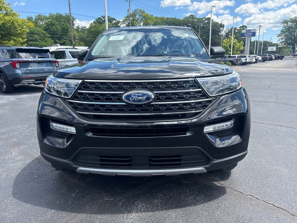 Used 2023 Ford Explorer XLT w/ Equipment Group 202A AWD/4WD video 3