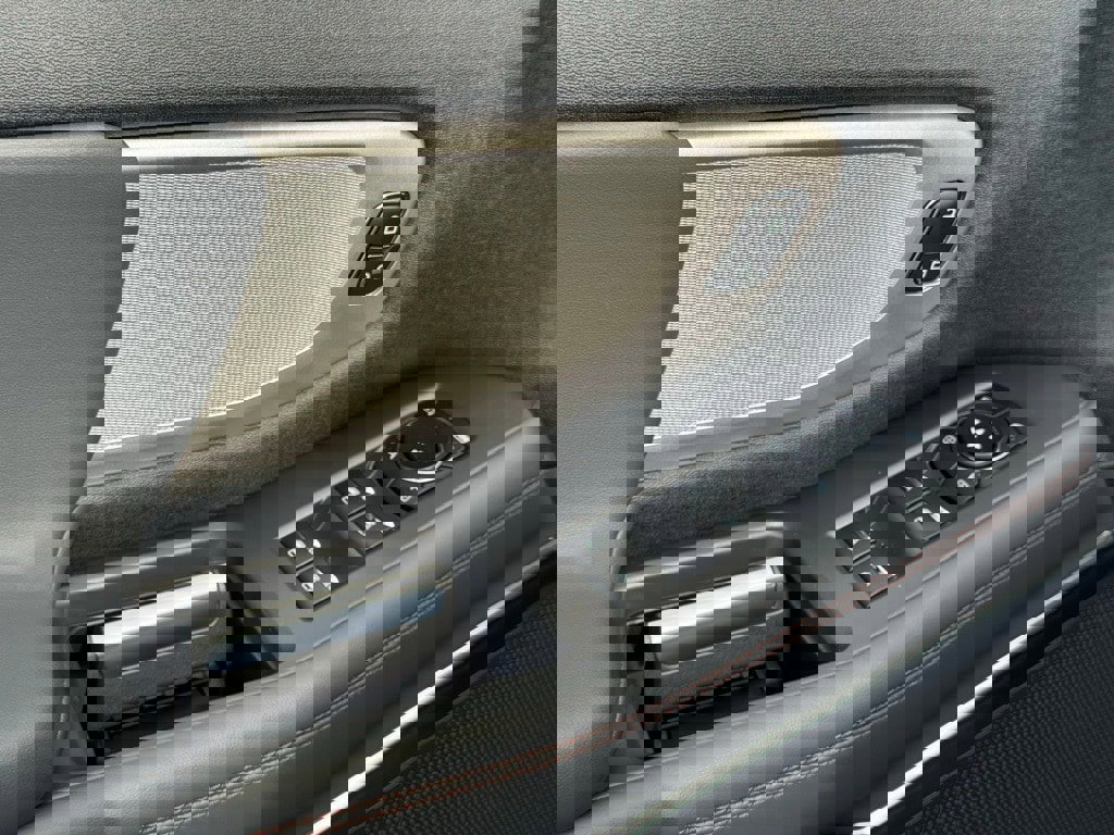 New 2025 Ford Expedition Active image 24