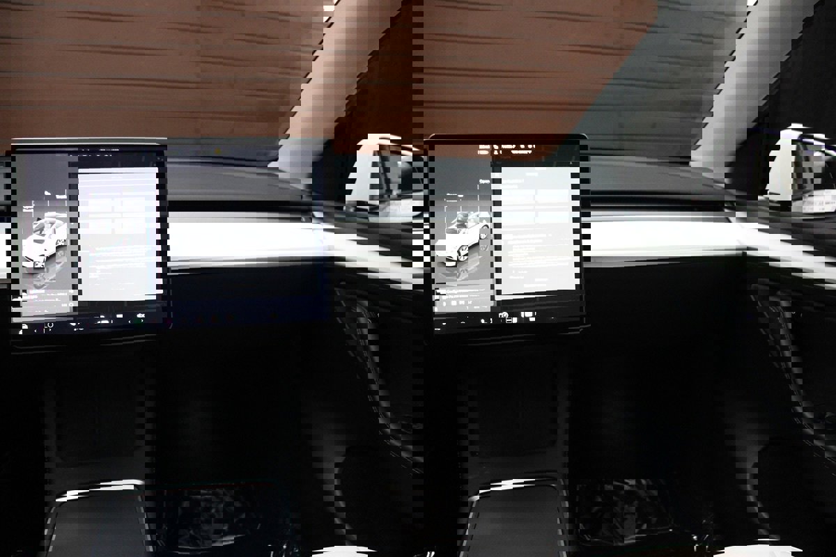 Used 2023 Tesla Model Y Long Range image 25