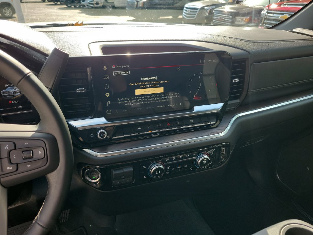Used 2026 GMC Sierra 1500 SLT AWD/4WD image 29