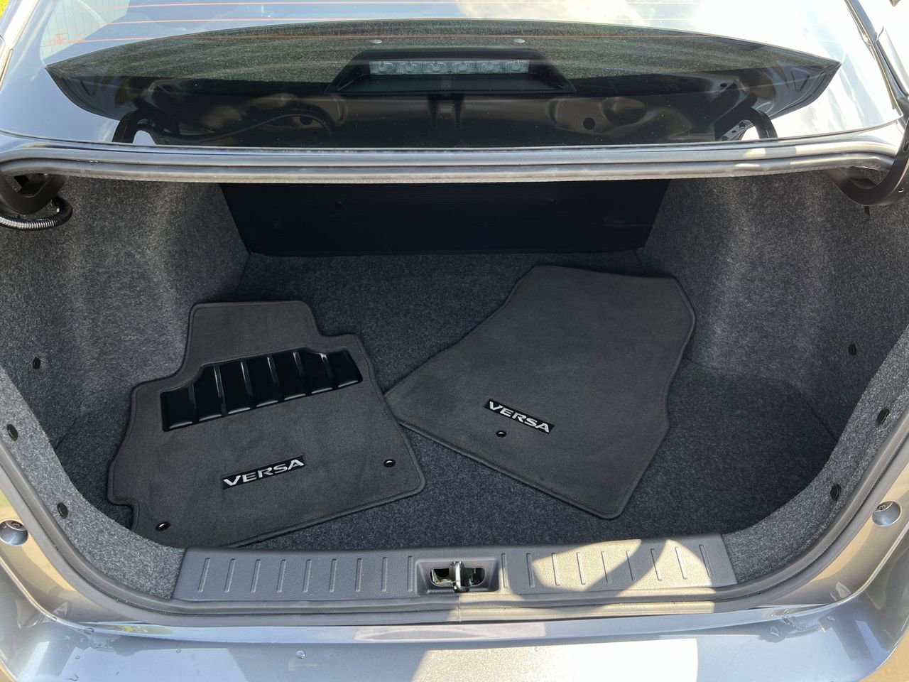 Used 2024 Nissan Versa S image 25