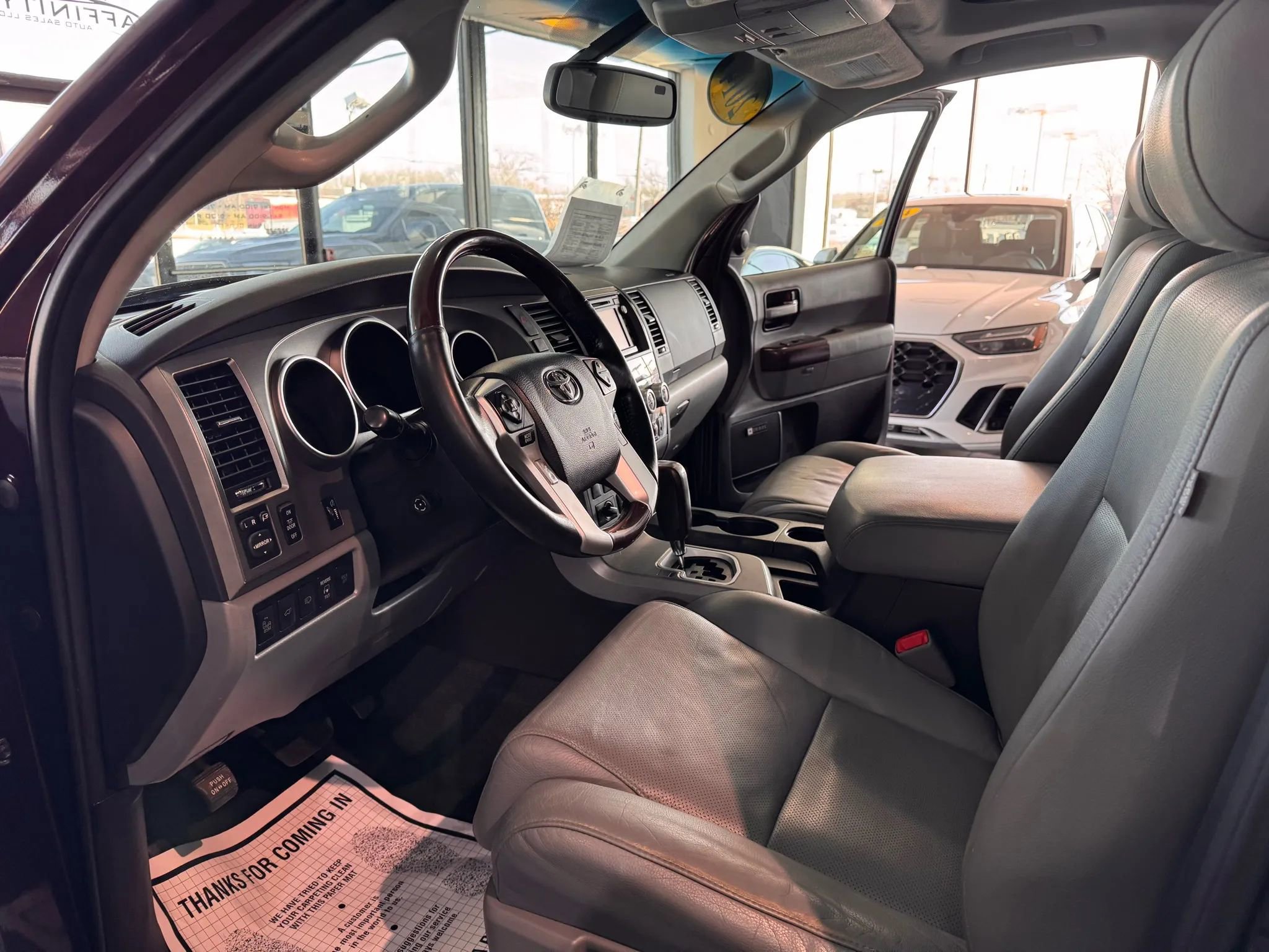 Used 2014 Toyota Sequoia Platinum image 9