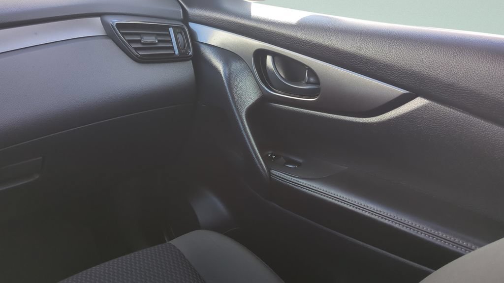 Certified 2022 Nissan Rogue Sport S AWD/4WD image 13