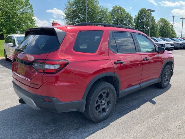 Used 2024 Honda Pilot TrailSport image 4