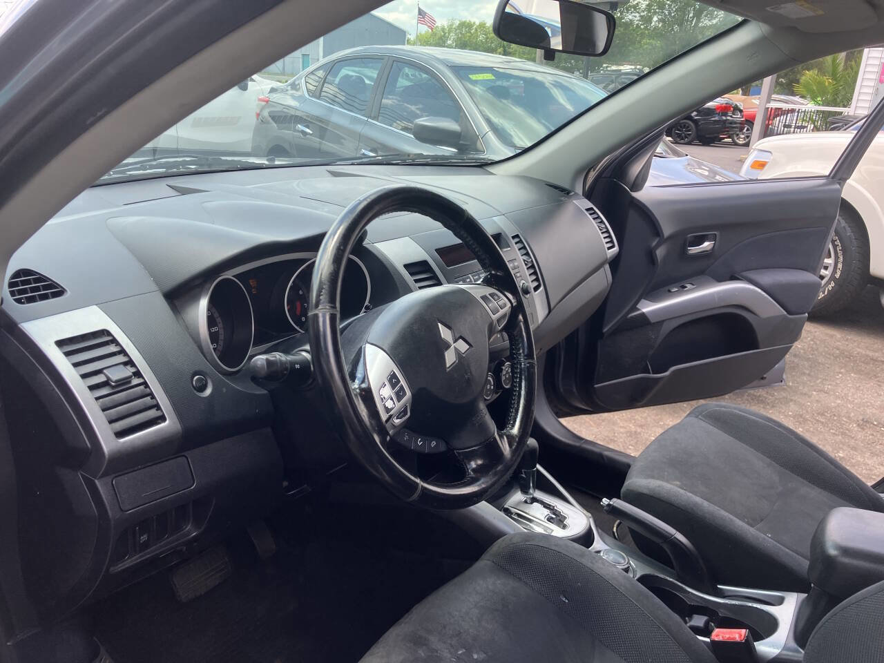 Used 2009 Mitsubishi Outlander ES image 19