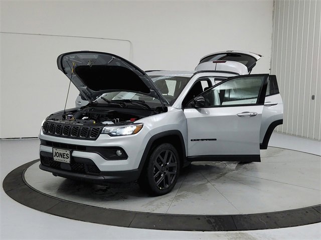 New 2026 Jeep Compass Latitude image 11