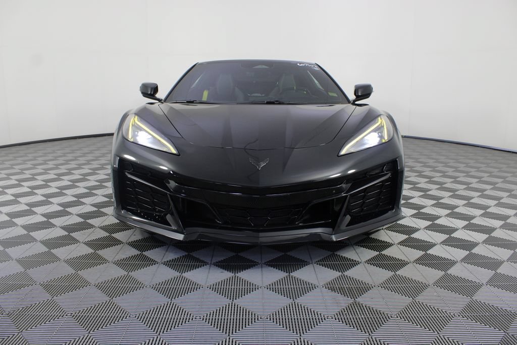 Used 2025 Chevrolet Corvette Z06 RWD image 9