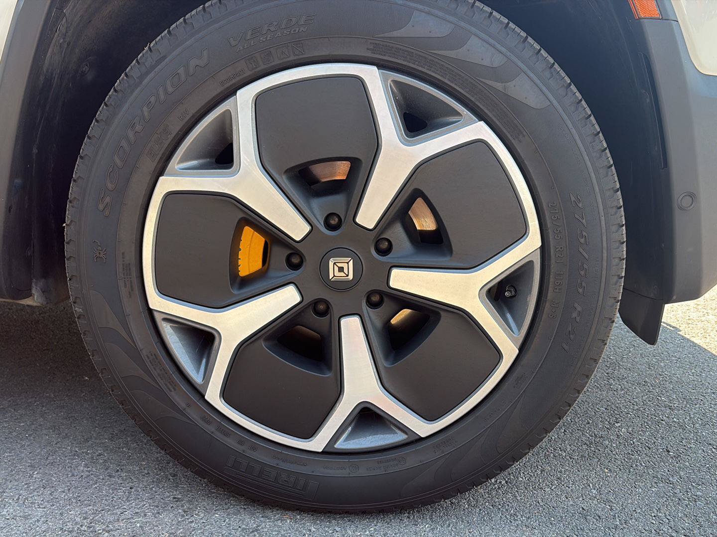 Used 2024 Rivian R1S Adventure AWD/4WD image 10