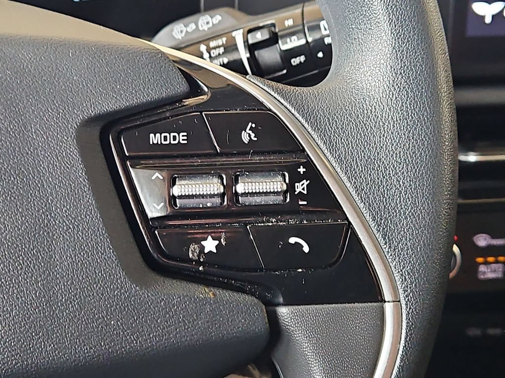 Used 2025 Kia Niro LX FWD image 22