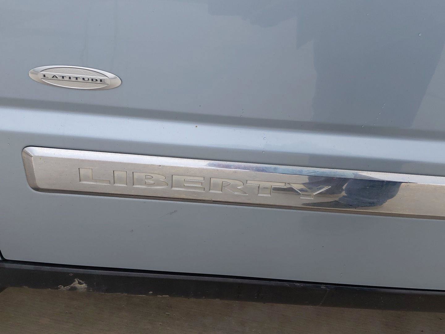 Used 2012 Jeep Liberty Sport AWD/4WD image 22