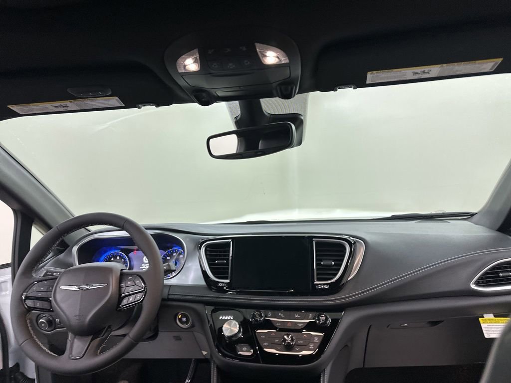 New 2026 Chrysler Pacifica Limited w/ S Appearance Package image 21