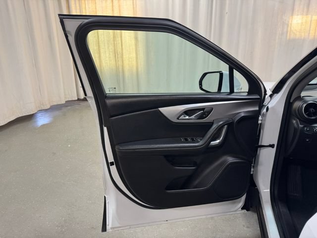 Used 2025 Chevrolet Blazer LT AWD/4WD image 10