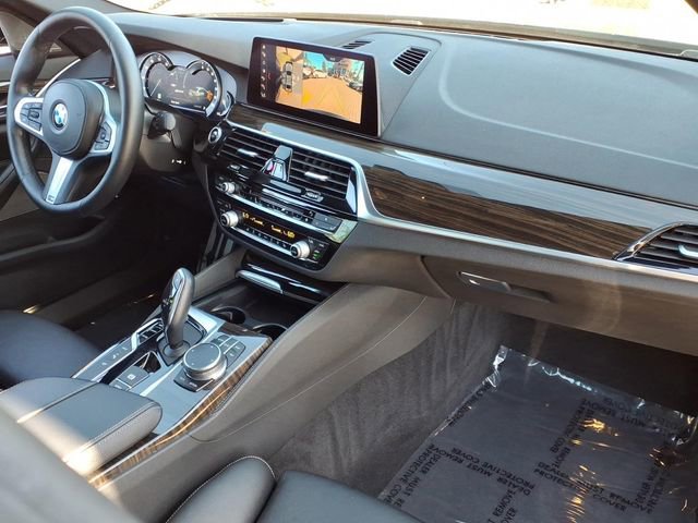 Used 2019 BMW 530e w/ M Sport Package image 27