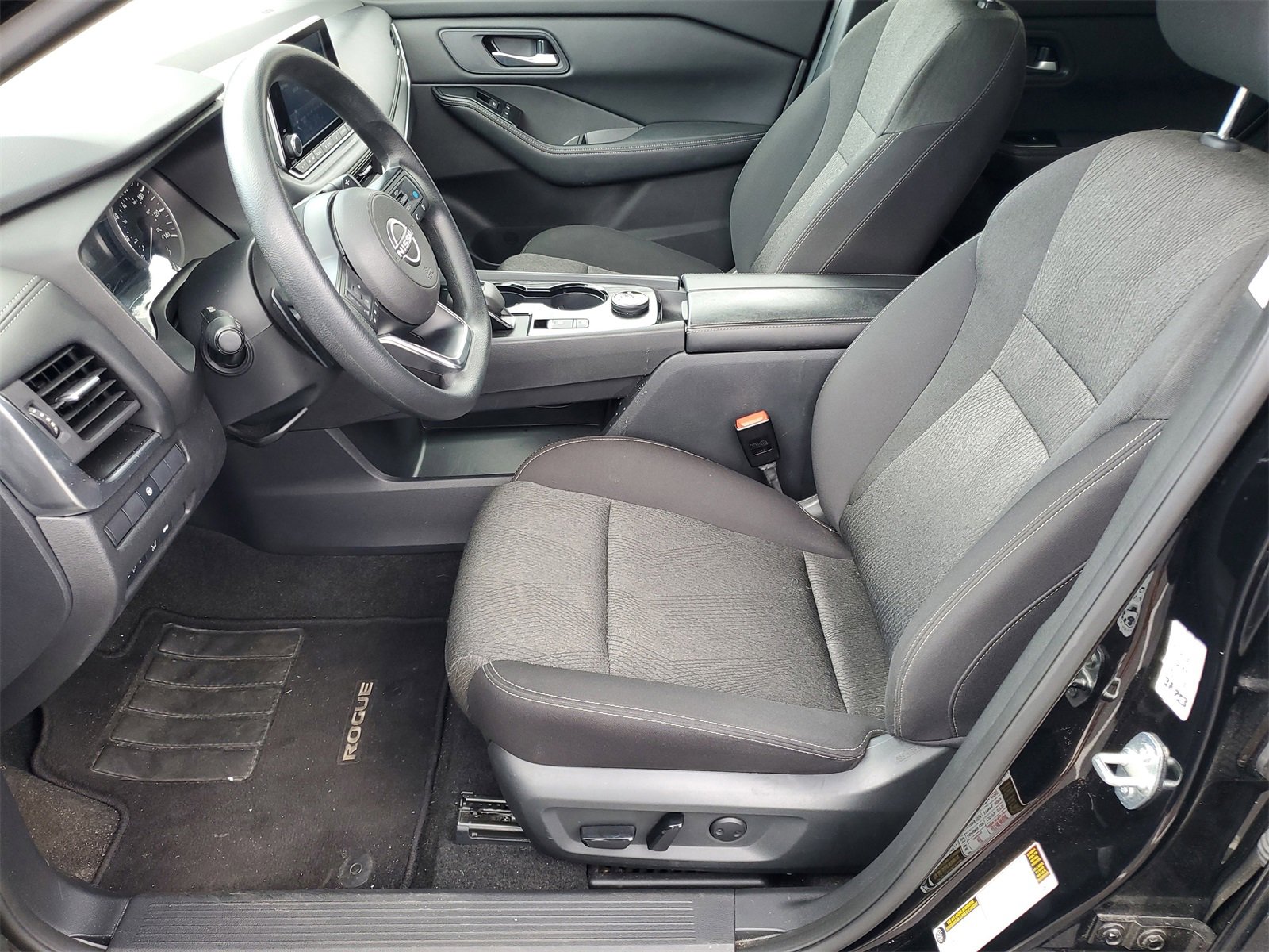 Used 2024 Nissan Rogue SV image 5