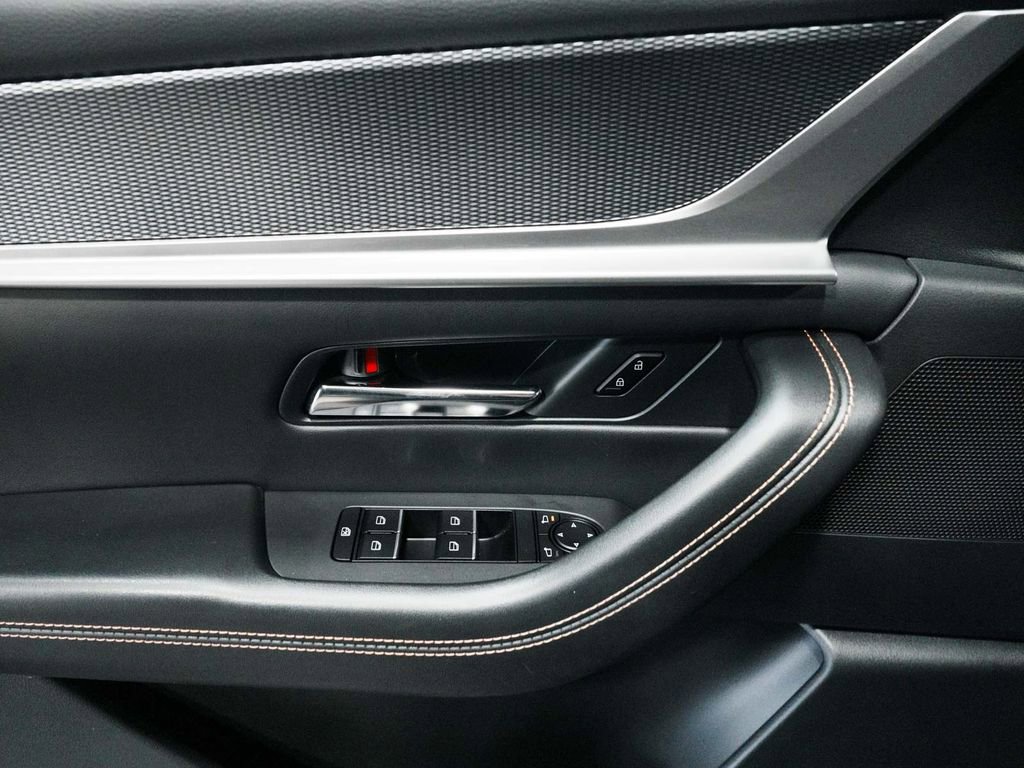 Used 2024 MAZDA CX-90 Plug-In Hybrid w/ Premium Pkg image 12