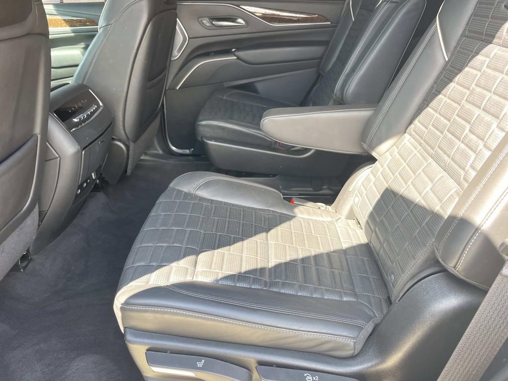 Certified 2024 Cadillac Escalade Premium Luxury Platinum AWD/4WD image 20