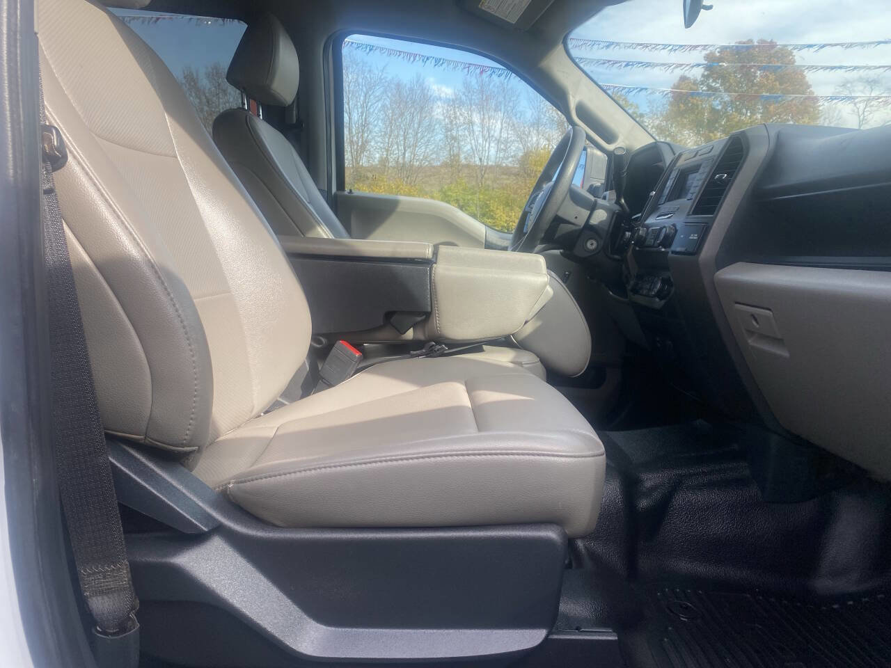 Used 2022 Ford F250 XL w/ Power Equipment Group image 16