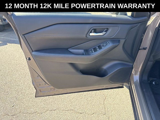 Used 2024 Nissan Rogue SV w/ SV Premium Package AWD/4WD image 13