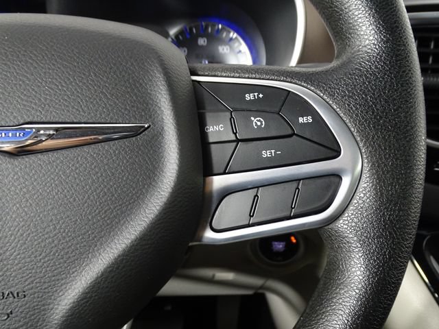 Used 2021 Chrysler Voyager L FWD image 23