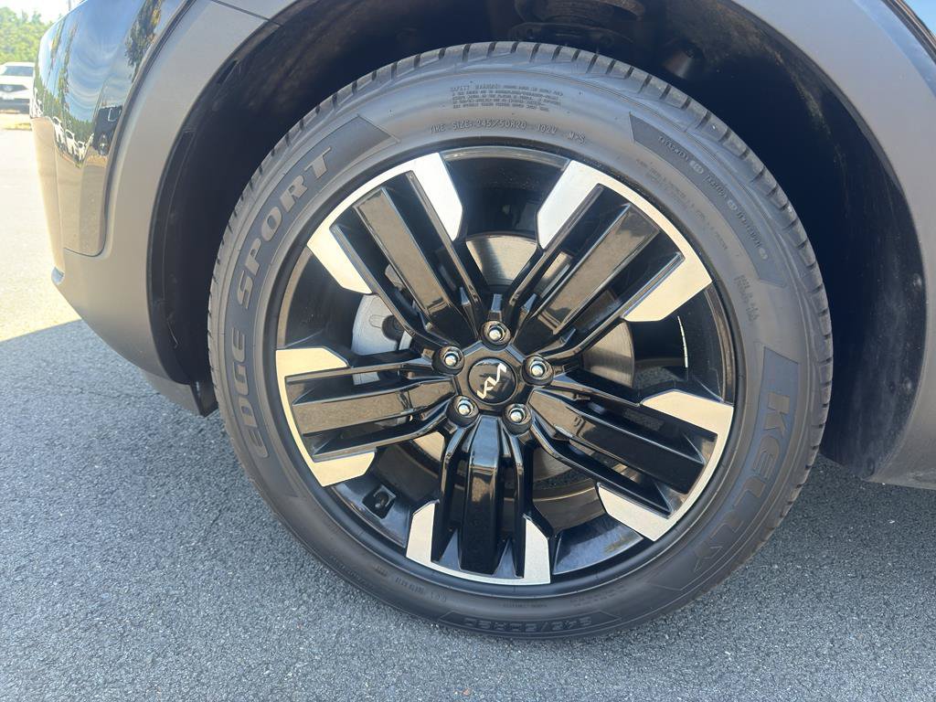 Used 2024 Kia Telluride SX w/ Towing Package FWD image 37