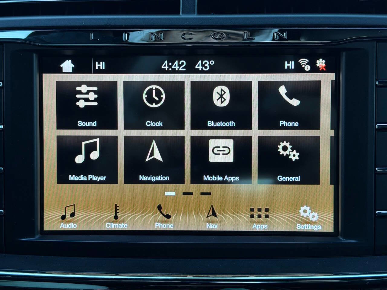 Used 2017 Lincoln Continental Select AWD/4WD image 39