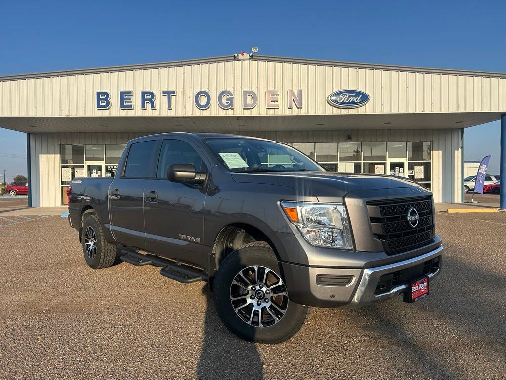 Used 2024 Nissan Titan SV w/ SV Convenience Package