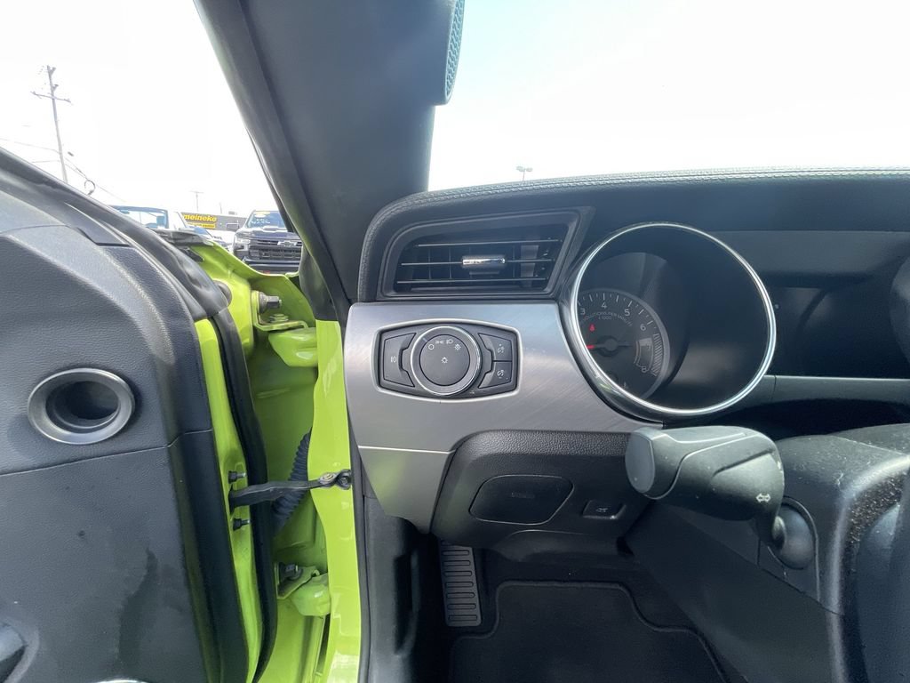 Used 2020 Ford Mustang Premium RWD image 18