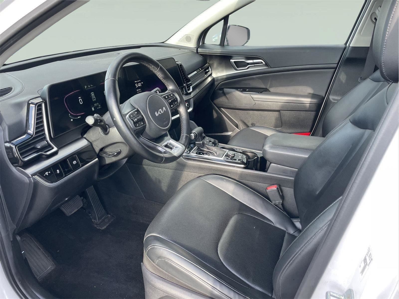 Used 2023 Kia Sportage EX AWD/4WD image 11