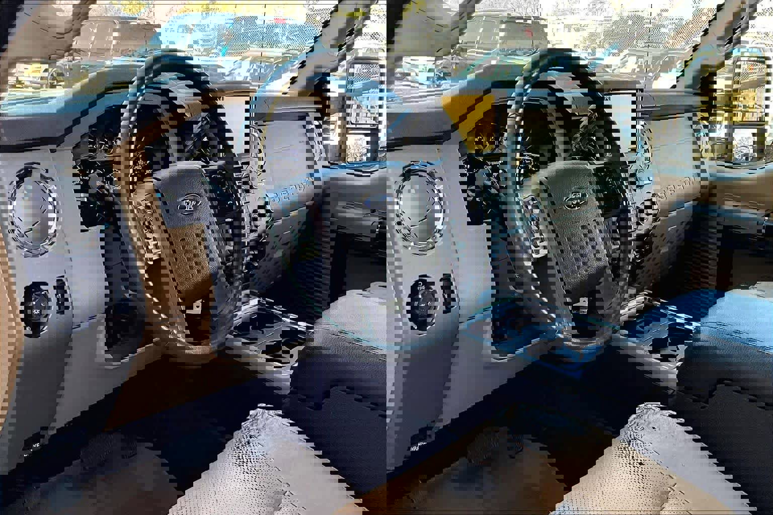 Used 2015 Ford F250 Lariat w/ Lariat Ultimate Package image 18