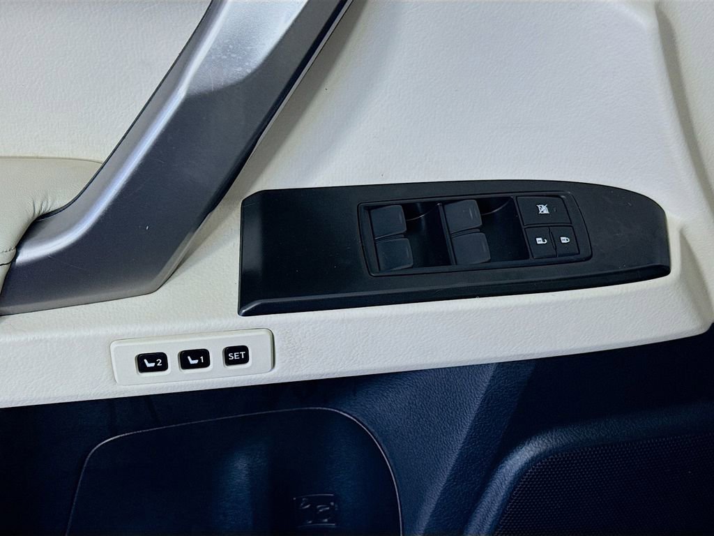 Used 2023 Lexus GX 460 Premium image 18