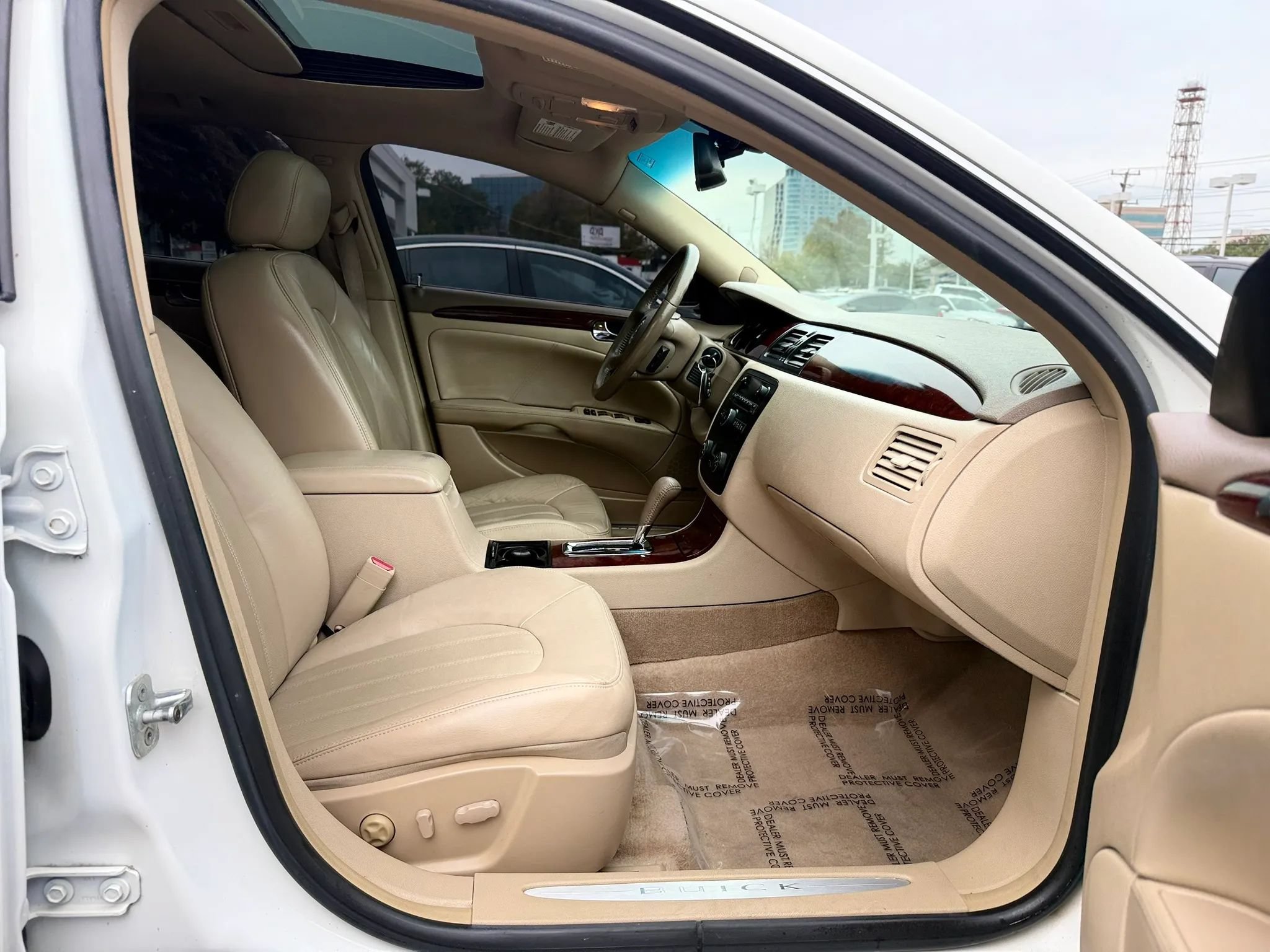 Used 2006 Buick Lucerne CXS w/ Driver Confidence Package FWD image 32