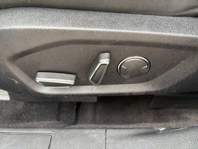 Used 2020 Ford Fusion SE FWD image 17